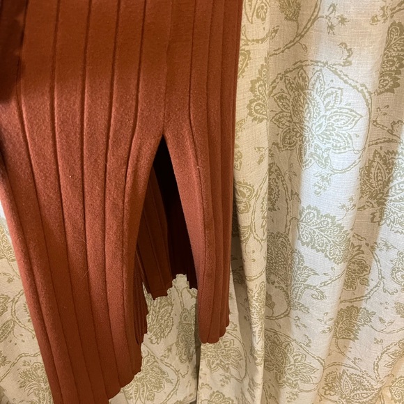 GiGio Ribbed Maxi Dress Size Med. - Clay Color - Picture 5 of 11